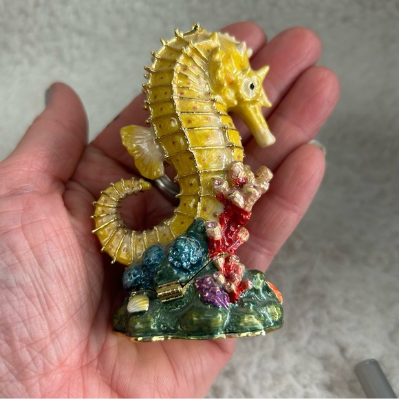 Sea horse Trinket box with crystals 4" Rucinni & Glass Seahorse 4" - Picture 11 of 14